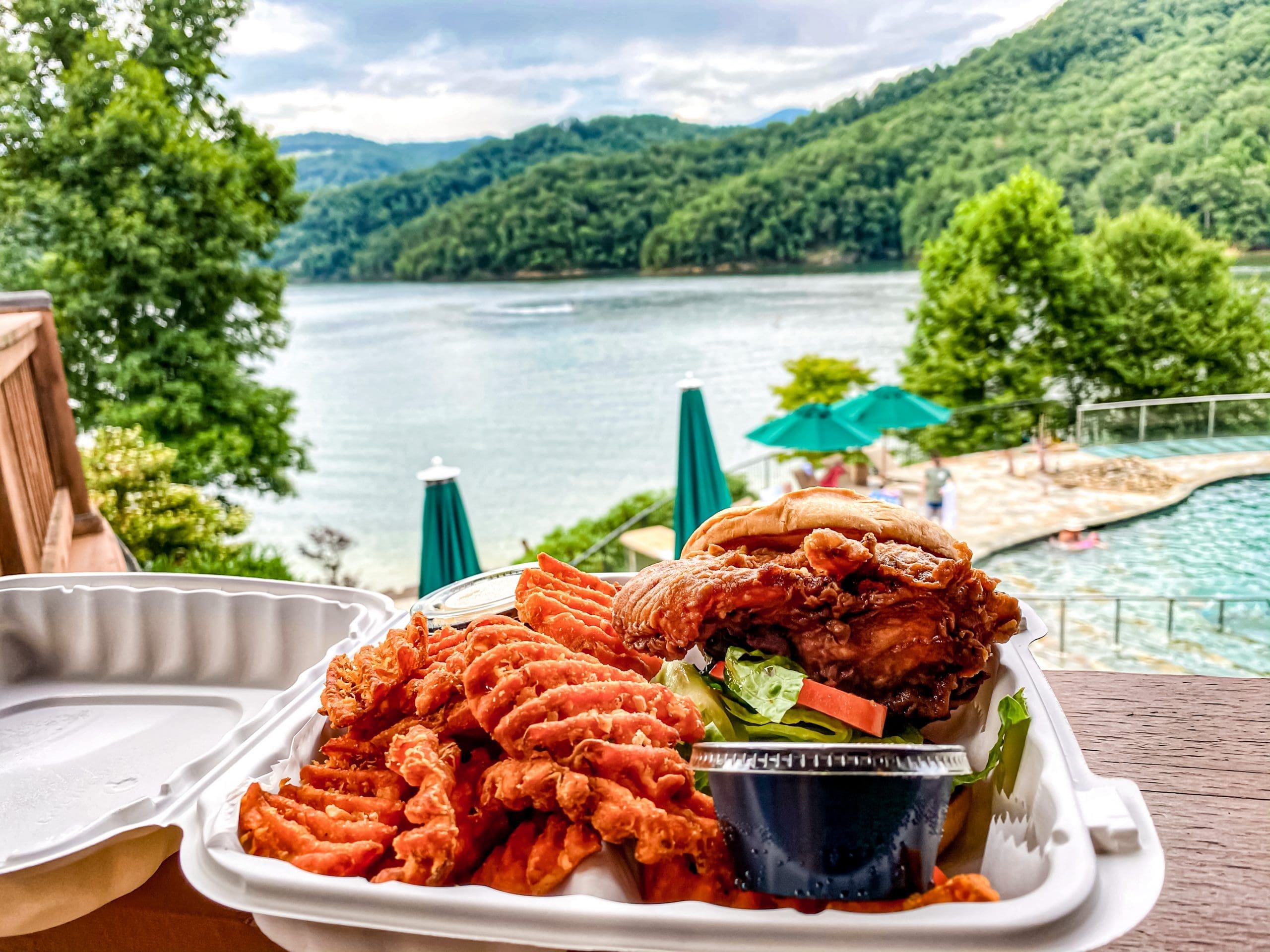 lake club restaurant
