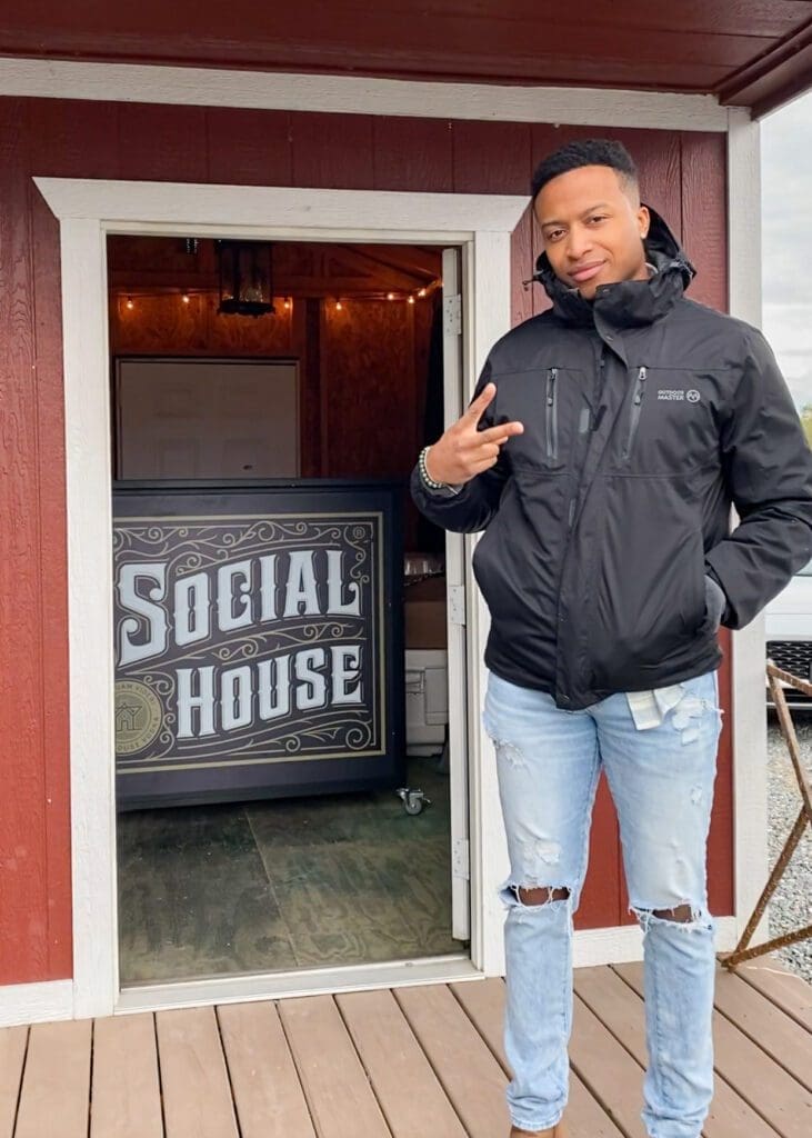 Social House