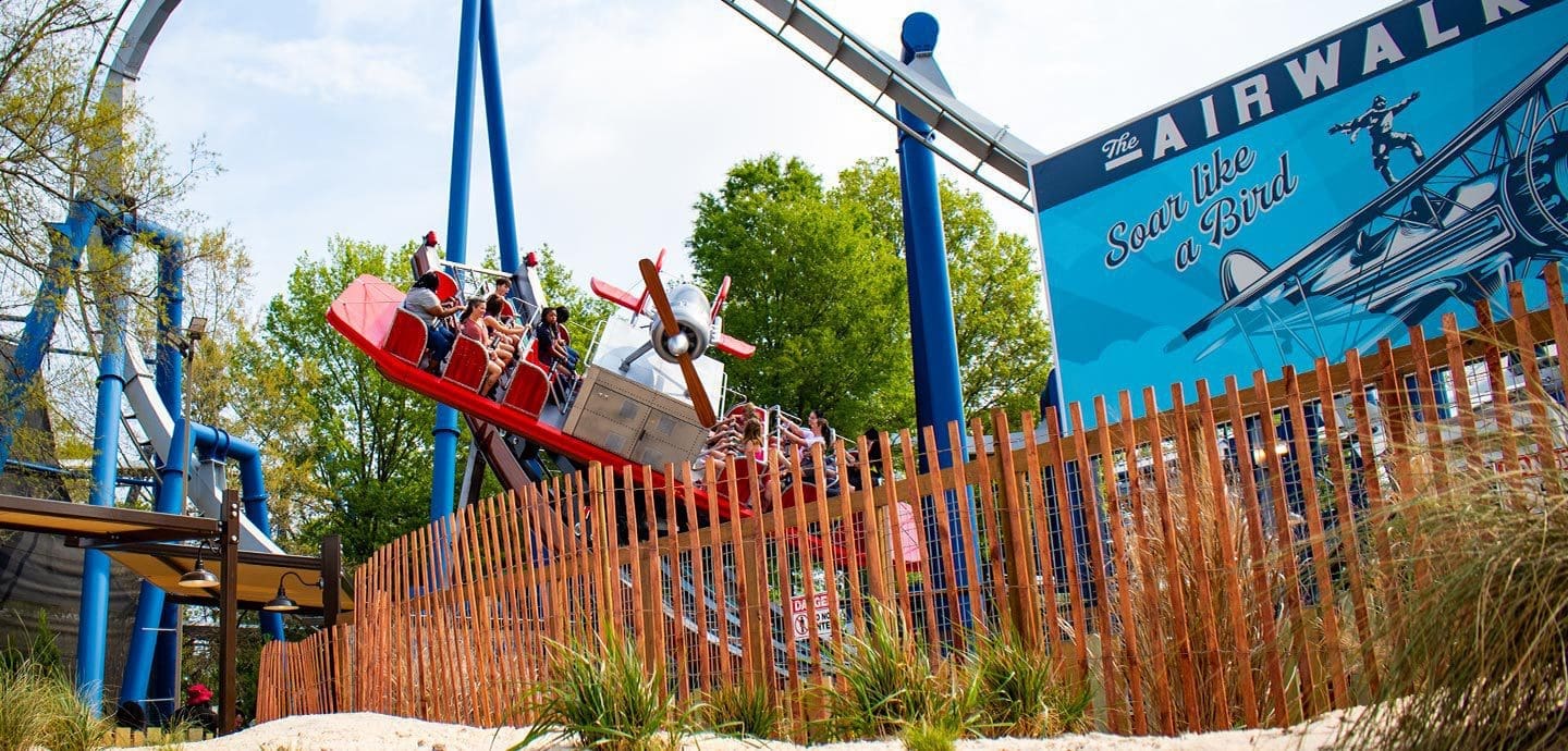Carowinds Aeronautica Landing ride: The Airwalker