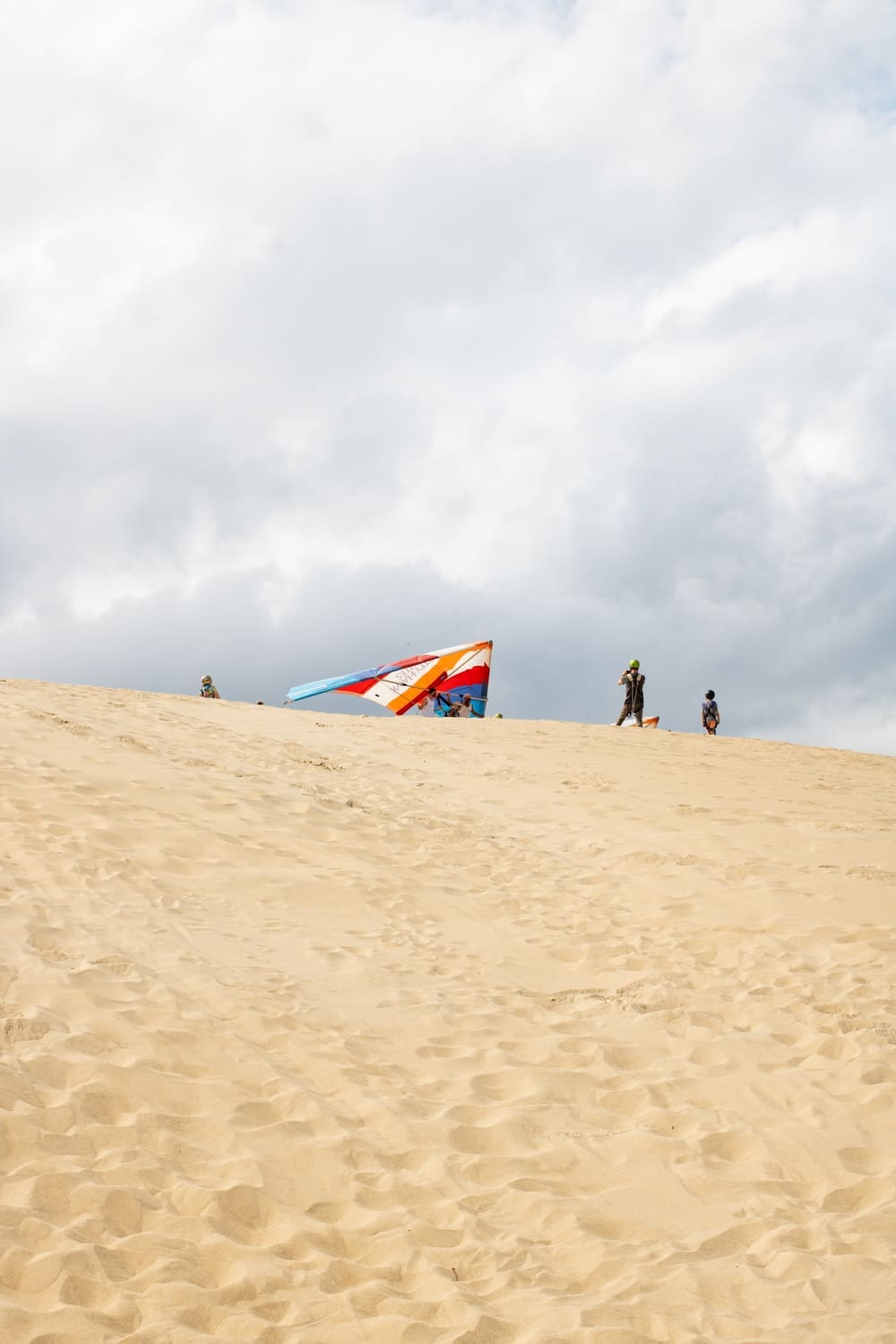 hang gliding