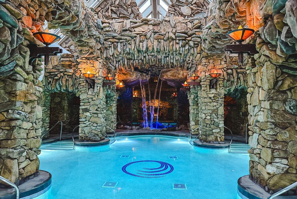 The Omni Grove Park Inn: What It’s Like to Stay at This World Famous Resort in the NC Mountains